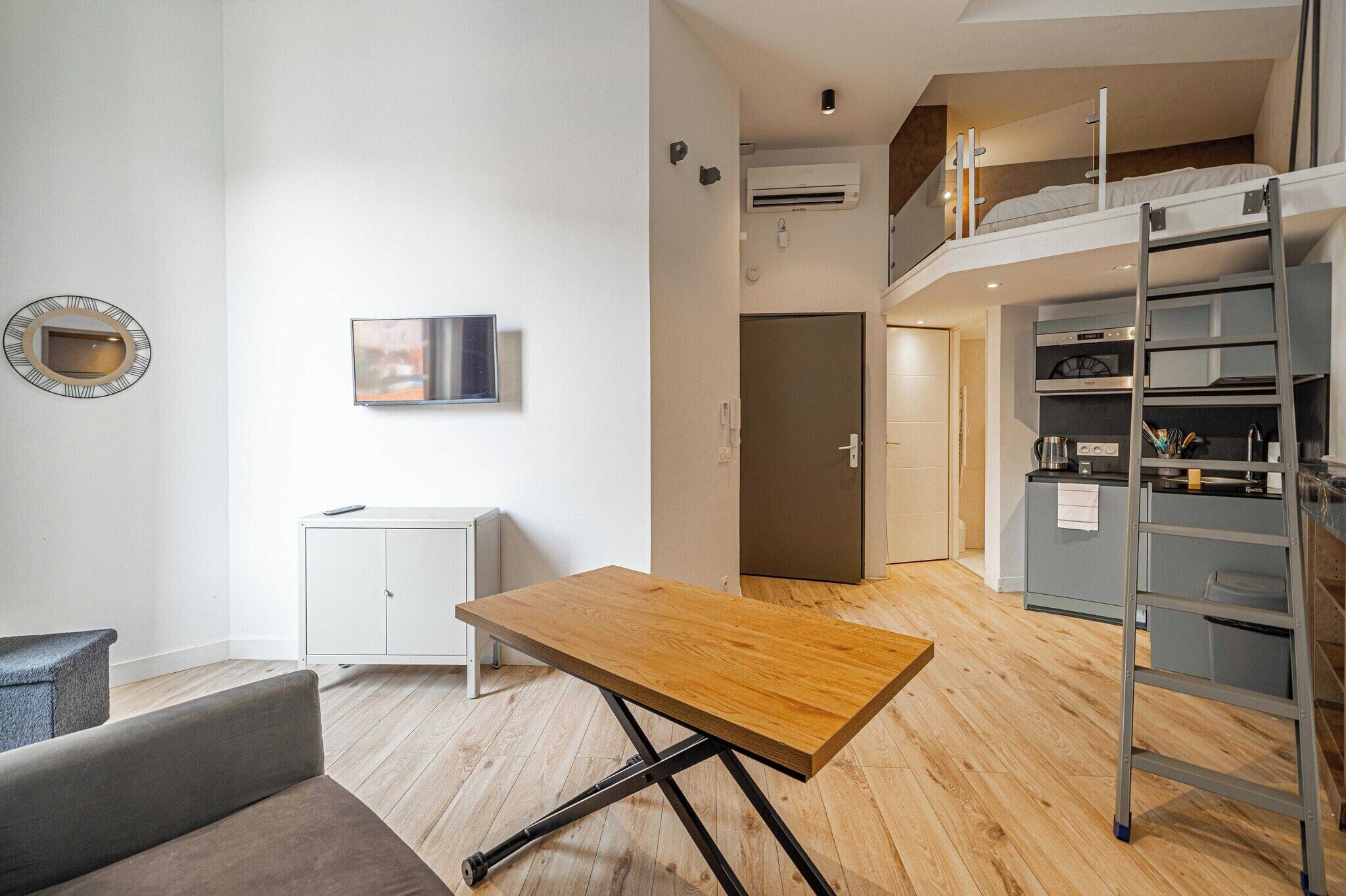 Smart TV, offices