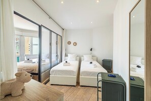 2 bedrooms, desk, iron/ironing board, Internet