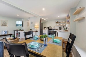 Dining - Cozy Coastal Retreat • Walk to Pier & Shoreline (Old Orchard Beach)