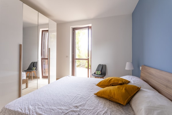 2 bedrooms, iron/ironing board, free WiFi, bed sheets