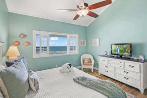 2 bedrooms, iron/ironing board, travel crib, WiFi - Oceanfront, Pool, Tennis, BBQ, Patio, Free Parking (St. Augustine)