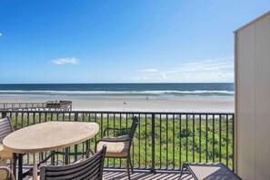 Outdoor dining - Oceanfront, Pool, Tennis, BBQ, Patio, Free Parking (St. Augustine)