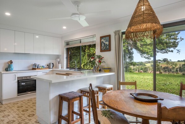 Microwave, stovetop, dishwasher