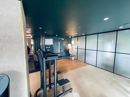 City Sky View Centre Luxe Apartment - 2 Bedrooms