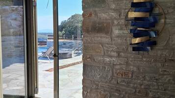 4 bedrooms, free WiFi, bed sheets