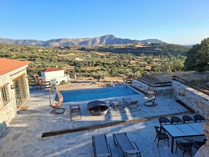 حمّام سباحة خارجي