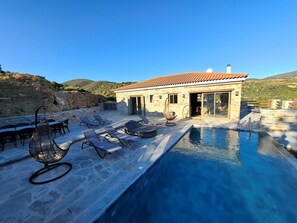 Outdoor pool - Bellevia Stone Pool Villa (Nea Styra)