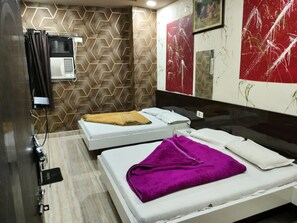 Free WiFi, bed sheets - Hotel Moon Sky Ajmer Good Facility (Ajmer)