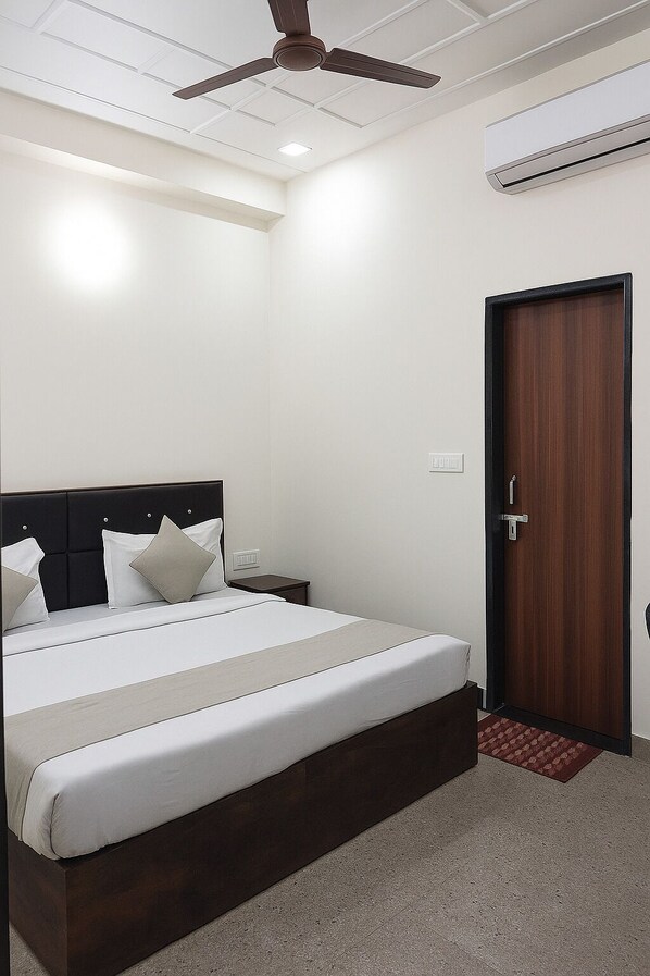 Deluxe Double Room | Free WiFi