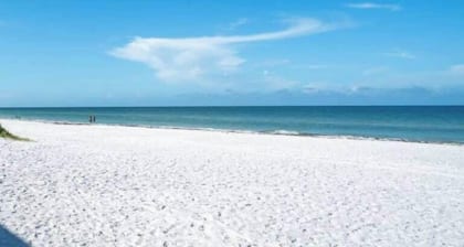 Coastal Gem - Steps to Beach & Sunset Views & Best Location