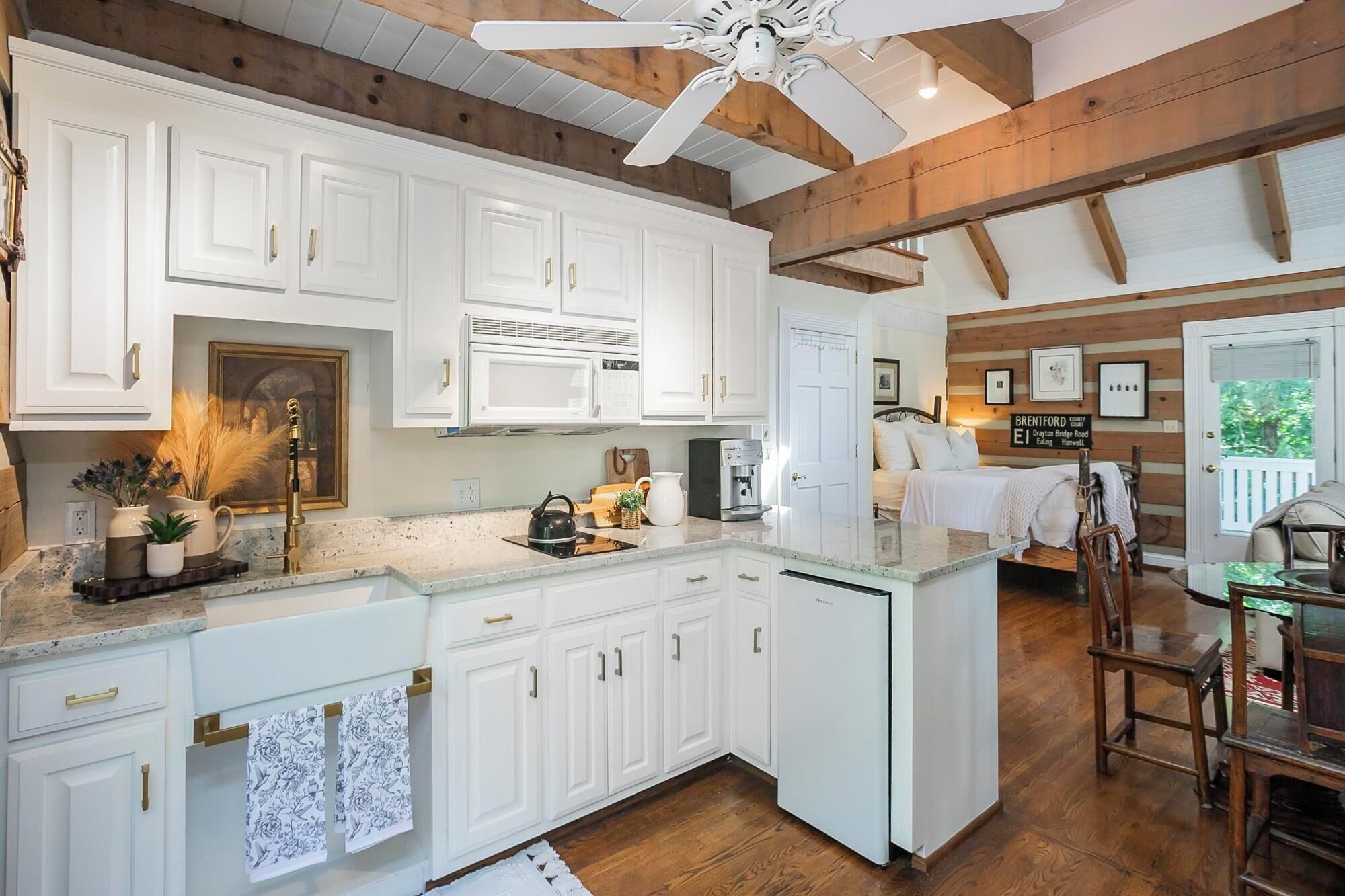 Réfrigérateur, four, plaque de cuisson, lave-vaisselle