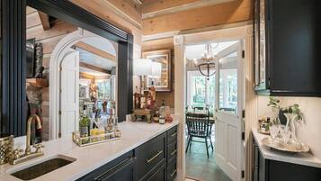 Réfrigérateur, four, plaque de cuisson, lave-vaisselle