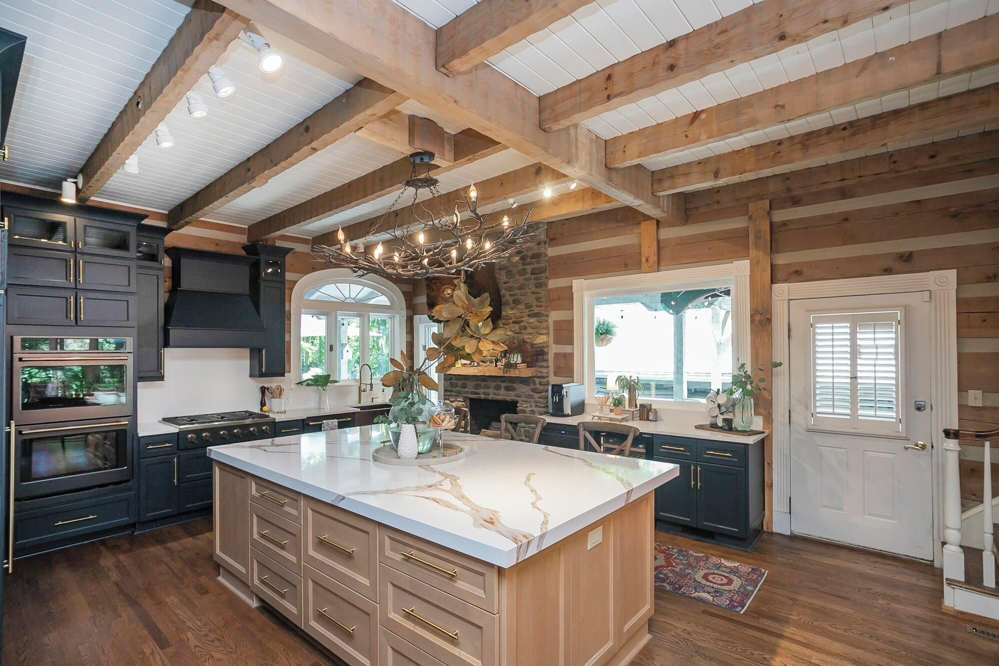 Réfrigérateur, four, plaque de cuisson, lave-vaisselle