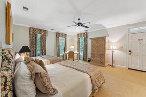 6 dormitorios, escritorio, Internet y ropa de cama