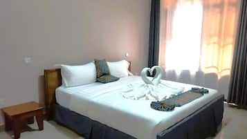 Habitación doble, balcón | Escritorio y wifi gratis