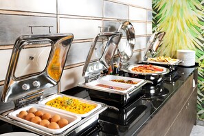 Ókeypis morgunverðarhlaðborð daglega