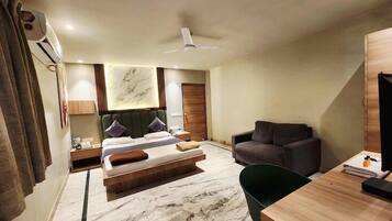 Superior Double Room, City View | Free WiFi, bed sheets