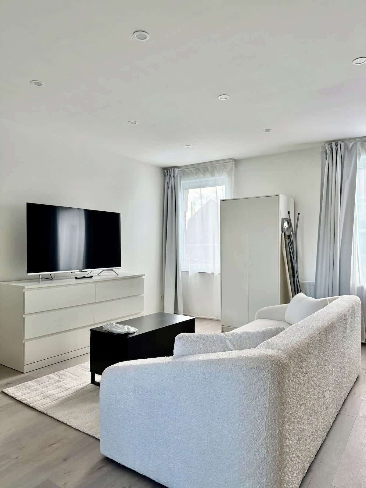 Télévision, espaces bureaux