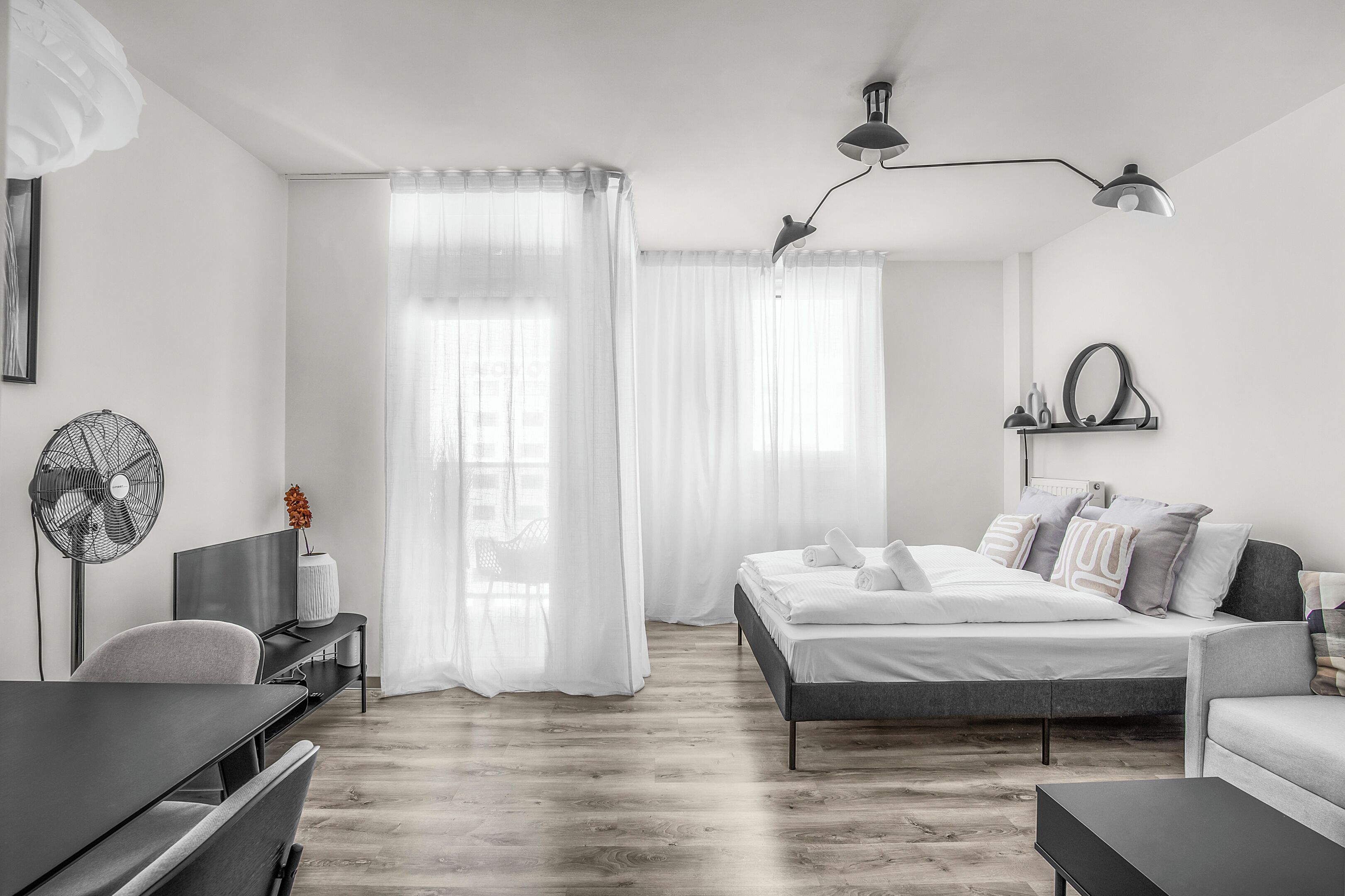 開放式客房 (67) | 客廳 | 平面電視