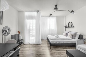 开间 (67) | 起居区 | 平板电视