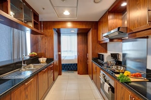 Apartment, Balcony, Garden View | Private kitchen
