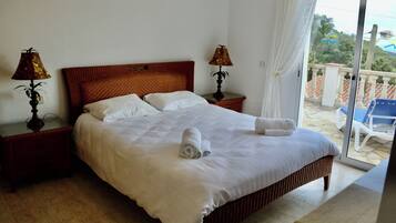 3 makuuhuonetta, silitysrauta/-lauta, Wi-Fi, vuodevaatteet