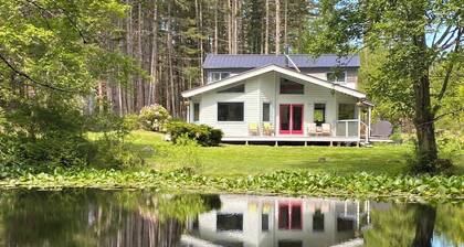 Dog-friendly, spacious home overlooking a private pond and forest. Peaceful, secluded yet minutes to Orcas Island Golf Course, Eastsound Cafes and Shops, Hiking and Kayaking. Perfect retreat for friends and family with a large kitchen, deck and yard.