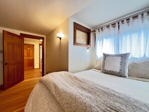 3 bedrooms, iron/ironing board, travel crib, free WiFi