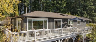 Come enjoy a farm setting in our large, bright home. With four comfortable bedrooms and an exceptional living room for lounging, this is a perfect home for families with pets! <br>⭐️Pizza Oven<br>⭐️Hot Tub<br>⭐️EV Charger<br>⭐️Golfing<br>⭐️Gourmet K