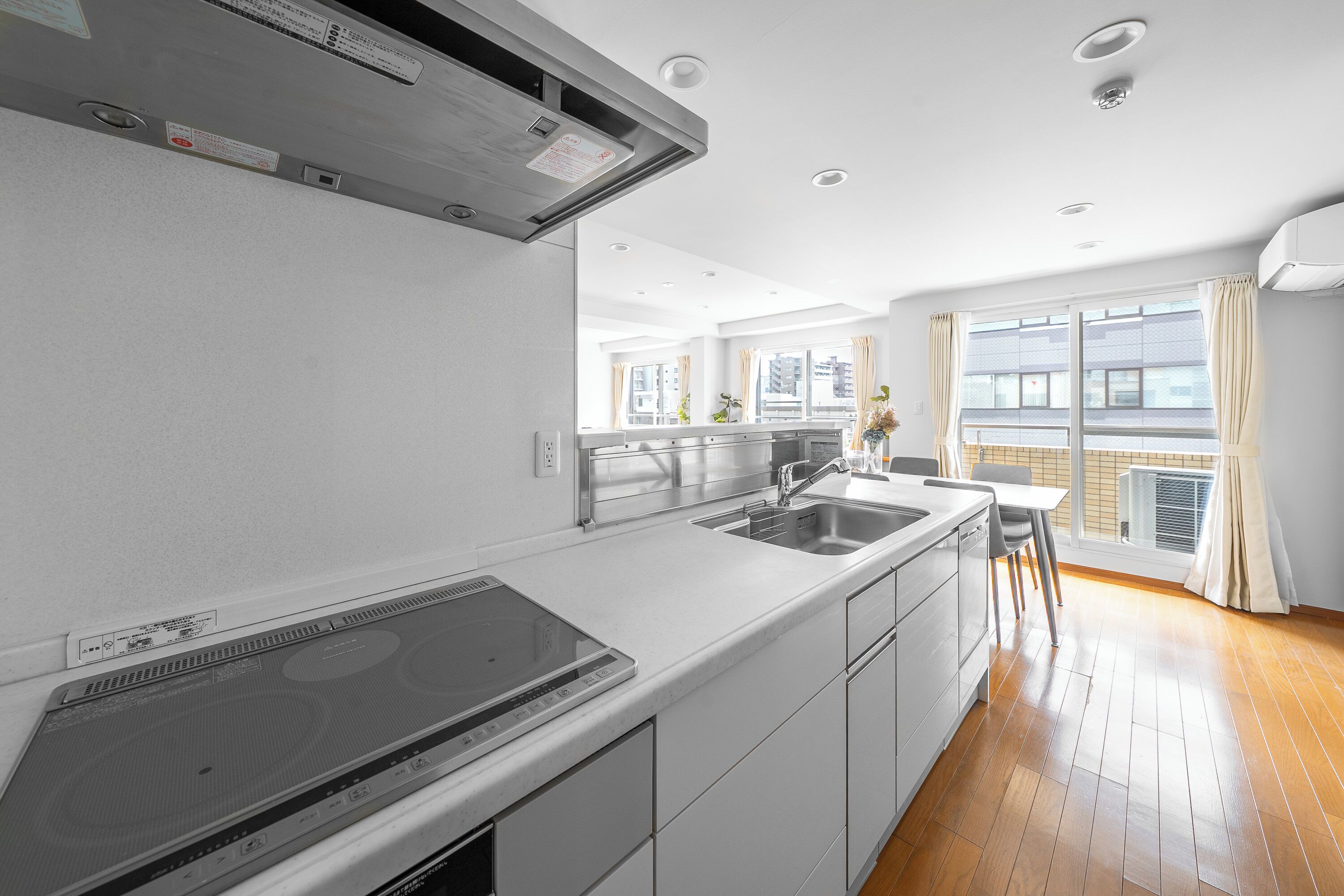 雪櫃、微波爐、爐具、洗碗機