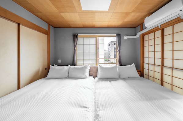 Iron/ironing board, free WiFi