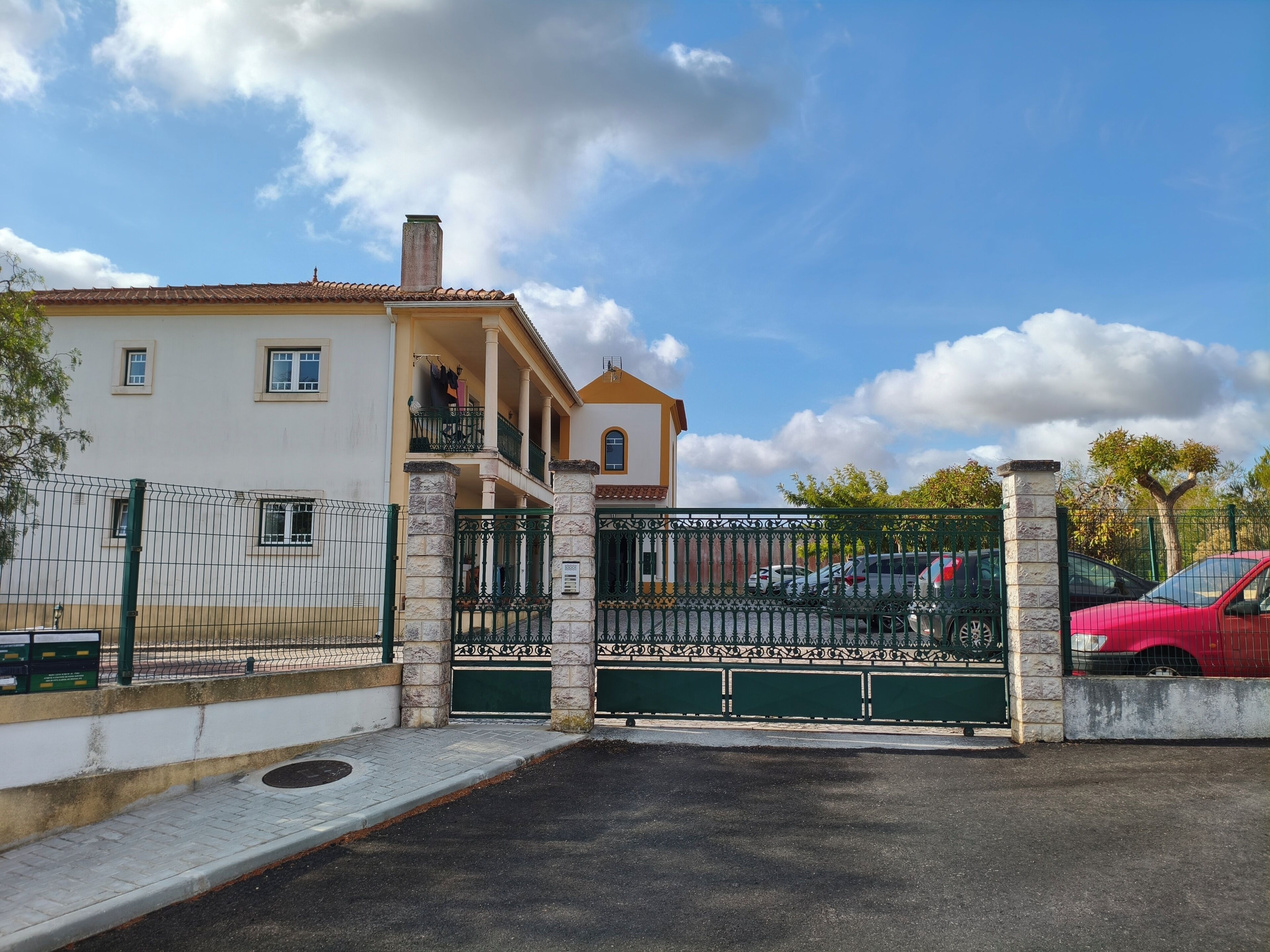 المنشأة من الخارج