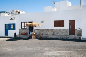 Exterior - Holiday Home '2' with Wi-Fi and Air Conditioning (El Golfo)