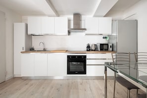 Apartment, 2 Bedrooms | Private kitchen | Fridge, microwave, oven, stovetop - Il giardino segreto di Orfeo by Wonderful Italy (Bologna)