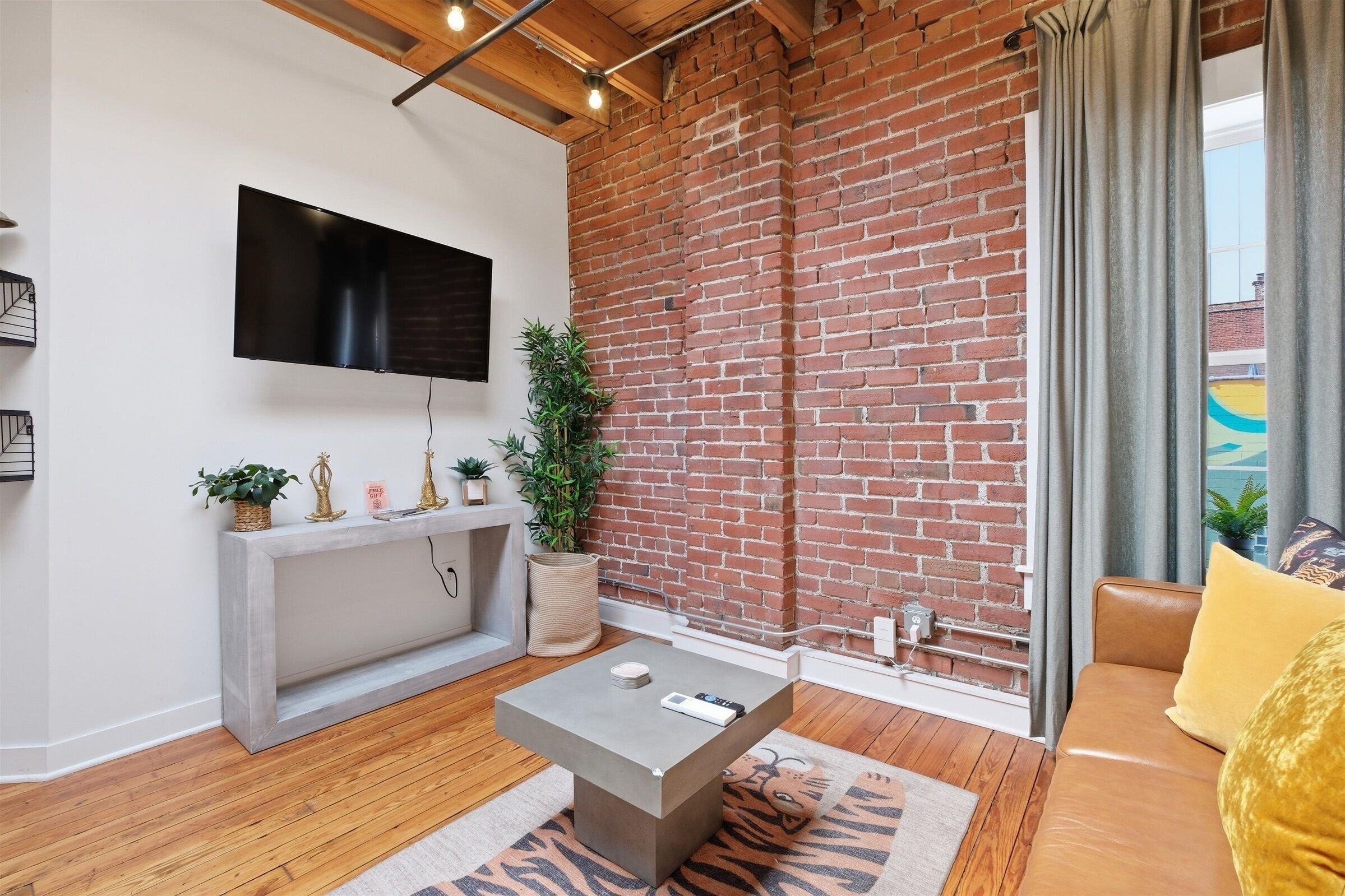 Smart TV, offices