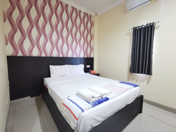 Quarto casal standard | Wi-Fi de cortesia, roupa de cama