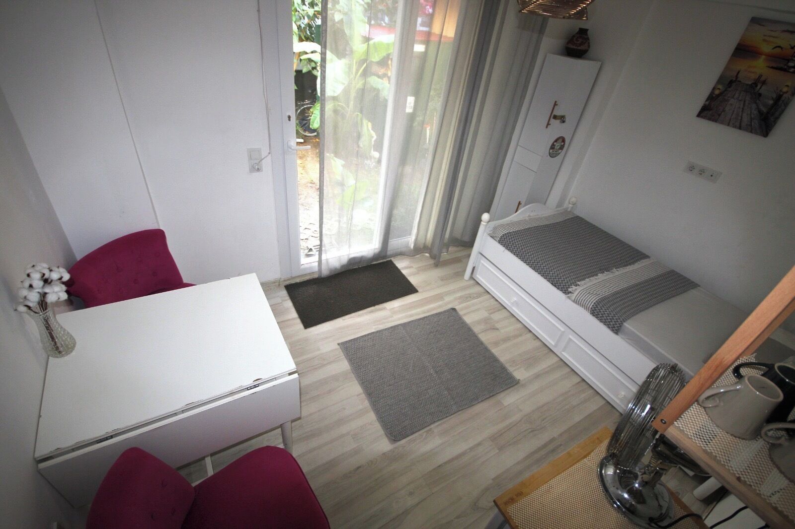 2 bedrooms, bed sheets