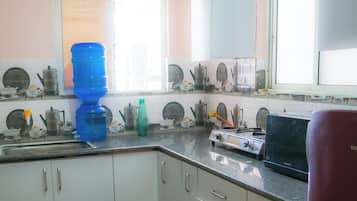 Fridge, microwave
