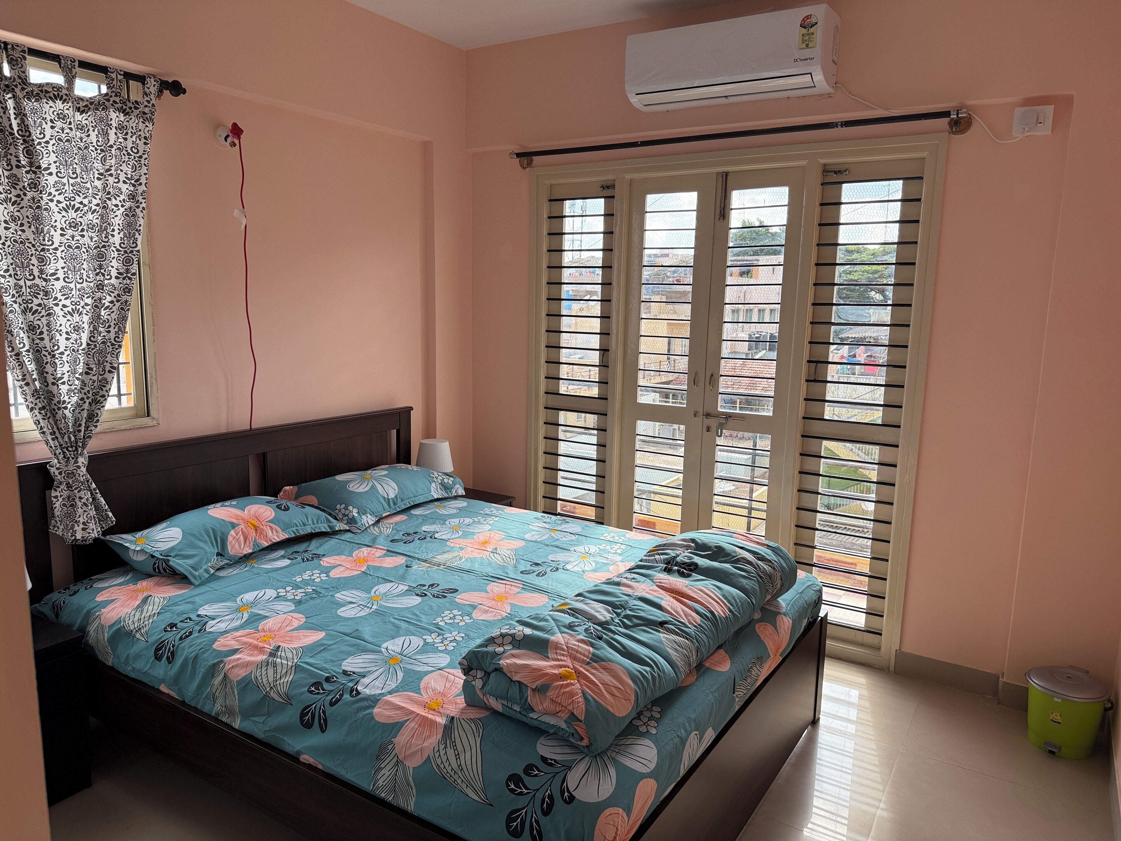 3 bedrooms, iron/ironing board, Internet