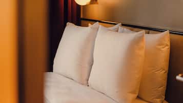 The Balcony | 客房内保险箱、遮光窗帘、免费 WiFi