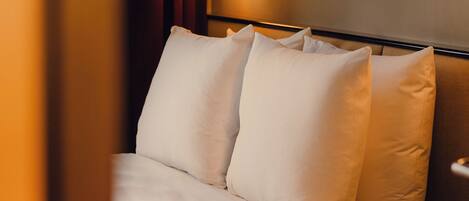 The Balcony | In-room safe, blackout curtains, free WiFi