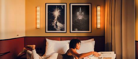 The Solo | In-room safe, blackout drapes, free WiFi