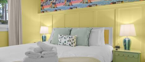 4 bedrooms, desk, iron/ironing board, travel crib