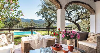 Casa Olivo ideal for families with private pool and fireplace.  Sierra d Aracena