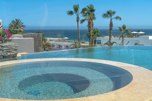 6BR Luxe Villa w/ Infinity Pool & Ocean Views