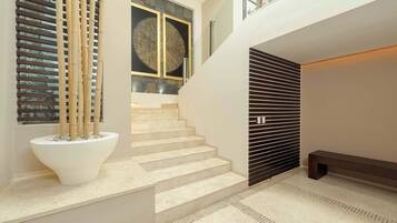 المنشأة من الداخل