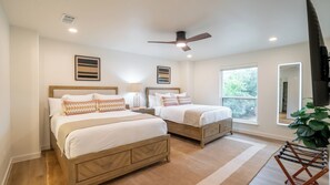4 bedrooms, iron/ironing board, free WiFi, bed sheets - FIFA World Cup | Walkable to AT&T Stadium+Hot Tub (Arlington)