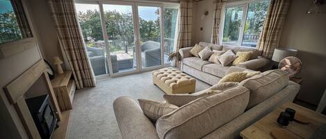 Televisión, chimenea