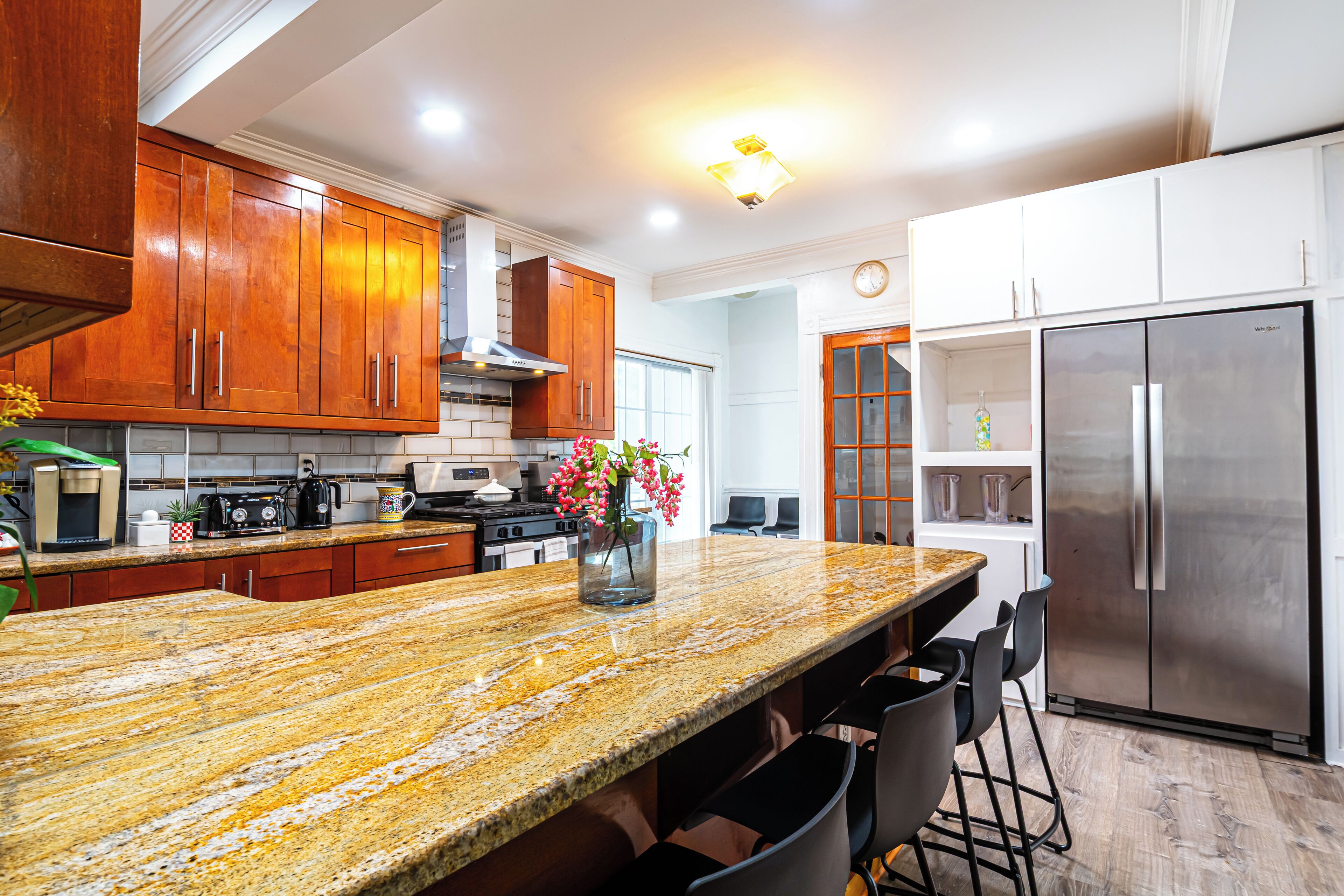 冰箱、微波炉、烤箱、炉灶