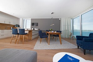 Interior - Wind und Wasser - first row by the water, sea view, balcony, sauna, elevator (Olpenitz)